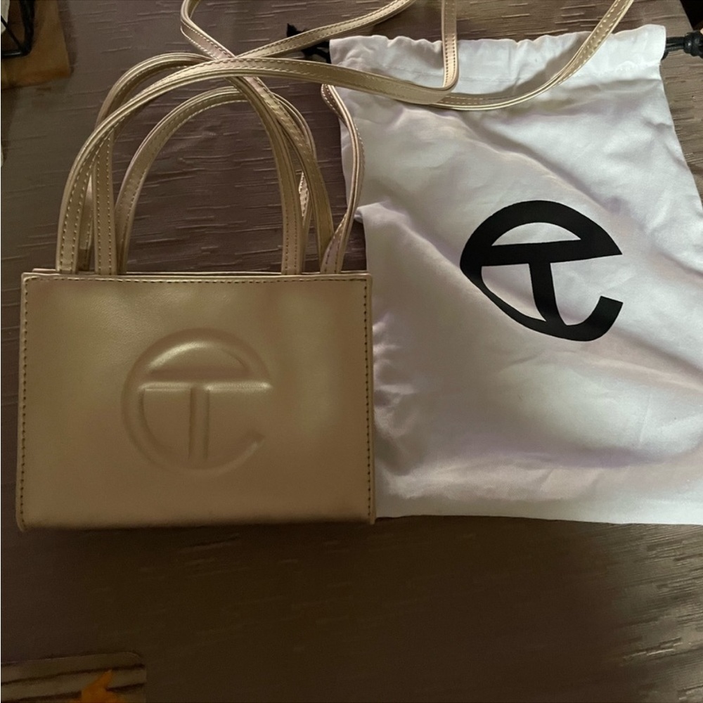 Mini champagne Telfar bag